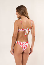 Carica l'immagine nel visualizzatore di Gallery, Model Back: Wednesday In Hawaii By Rio De Sol Haut Top Pua-Hibiscus Coral