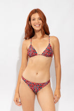Carica l'immagine nel visualizzatore di Gallery, Model Front: Rio De Sol Bas Bottom Coral-Feline Leblon