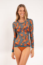 Carica l'immagine nel visualizzatore di Gallery, Model Front: Rio De Sol Haut De Plage Luma Top Harper Long