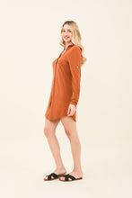 Laden Sie das Bild in den Galerie-Viewer, Image 02: Uv Line Chemise Shirtdress Copenhagen Caramelo Upf50+