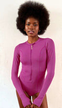 Carica l'immagine nel visualizzatore di Gallery, Product Front: Uv Line Une Pièce Swimsuit Macae Magenta Upf50+