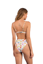 Carica l'immagine nel visualizzatore di Gallery, Model Back: Rio De Sol Ensemble Set Countryside Kyra Hotpants