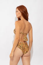 Carica l'immagine nel visualizzatore di Gallery, Model Back: Rio De Sol Bas Bottom Yellow-Feline Essential-Comfy