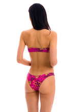 Carica l'immagine nel visualizzatore di Gallery, Model Back: Rio De Sol Haut Top Roar-Pink Bandeau-Reto