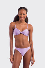 Laden Sie das Bild in den Galerie-Viewer, Model Front: Rio De Sol Haut Top Shimmer-Harmonia Bandeau-Joy