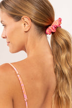 Charger l'image dans la galerie, Model Front: Rio De Sol Chouchou Solea Scrunchie