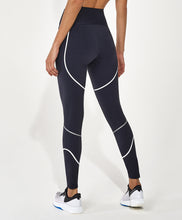 Laden Sie das Bild in den Galerie-Viewer, Model Back: Alto Giro Fitness Bas Legging Body Tex Breeze Com Refletivo Preto