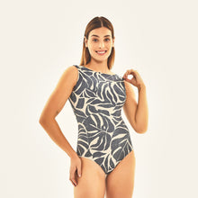Carica l'immagine nel visualizzatore di Gallery, Model Front: Uv Line Une Pièce Mirela Costela Aco Upf50+