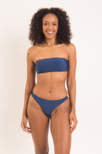 Carica l'immagine nel visualizzatore di Gallery, Model Front: Rio De Sol Haut Top Navy Bandeau-Reto