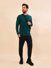 Carica l'immagine nel visualizzatore di Gallery, Model Front: Uv Line T-Shirt Longsleeve Masc New Fit Petroleo Upf50+