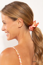 Charger l'image dans la galerie, Model Front: Rio De Sol Chouchou Ditsy-Butter Scrunchie