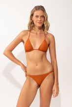 Carica l'immagine nel visualizzatore di Gallery, Model Front: Rio De Sol Haut Top Ferrugo Tri-Aya