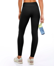 Laden Sie das Bild in den Galerie-Viewer, Model Back: Alto Giro Fitness Bas Legging Hyper Frisos Preto