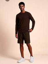 Carica l'immagine nel visualizzatore di Gallery, Model Front: Uv Line T-Shirt Longsleeve New Fit Textura Masc Brown Upf50+