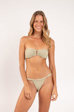 Carica l'immagine nel visualizzatore di Gallery, Model Front: Rio De Sol Haut Top Brisa-Pistache Sara