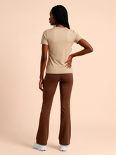 Laden Sie das Bild in den Galerie-Viewer, Model Back: Uv Line T-Shirt Longsleeve Fem New Fit Sand Upf50+