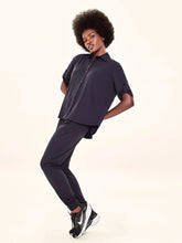 Carica l'immagine nel visualizzatore di Gallery, Model Front: Uv Line Chemise Shirt Copa Black Upf50+