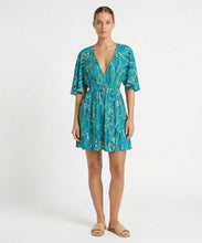 Carica l'immagine nel visualizzatore di Gallery, Model Front: Rio De Sol Mini Dress Rain Mini Dress