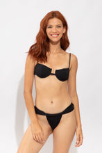 Laden Sie das Bild in den Galerie-Viewer, Model Front: Rio De Sol Bas Bottom Solar-Black Eden