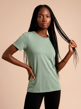Laden Sie das Bild in den Galerie-Viewer, Gallery: Uv Line T-Shirt T-Shirt Fem New Fit Mix Green Upf50+