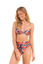 Carica l'immagine nel visualizzatore di Gallery, Image 04: Rio De Sol Ensemble Set Leaves Bandeau-Joy Hotpants