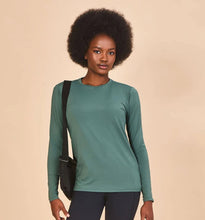Charger l'image dans la galerie, Gallery: Uv Line T-Shirt Longsleeve Fem New Fit Textura Verde Jade Upf50+