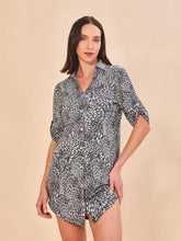 Carica l'immagine nel visualizzatore di Gallery, Model Front: Uv Line Chemise Shirtdress Asas Upf50+