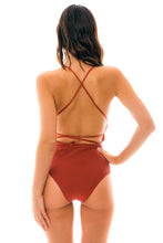 Laden Sie das Bild in den Galerie-Viewer, Model Back: Rio De Sol Une Pièce Liquor New Vegas