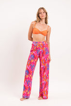 Carica l'immagine nel visualizzatore di Gallery, Model Front: Rio De Sol Pantalon De Plage Flavors Wide Pants
