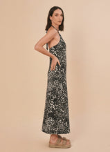 Laden Sie das Bild in den Galerie-Viewer, Image 02: Uv Line Vêtement De Plage High-Neck Dress Asas Upf50+