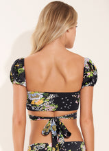 Laden Sie das Bild in den Galerie-Viewer, Model Back: Maaji Haut Top Black Bouquete Antonia Flirt
