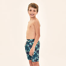 Laden Sie das Bild in den Galerie-Viewer, Image 02: Uv Line Maillot De Bain Garçon Shorts Aqua Hibiscus Kids Upf50+