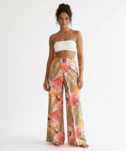 Charger l'image dans la galerie, Model Front: Rio De Sol Pantalon De Plage Oasis Wide Pants