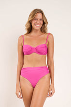 Carica l'immagine nel visualizzatore di Gallery, Model Front: Rio De Sol Haut Top Fluity-Amor Vickie