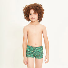 Carica l'immagine nel visualizzatore di Gallery, Model Front: Uv Line Maillot De Bain Garçon Swim Trunks Kids Leaves Upf50+
