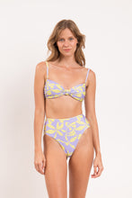 Carica l'immagine nel visualizzatore di Gallery, Model Front: Rio De Sol Bas Bottom Glow Hotpants