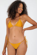 Laden Sie das Bild in den Galerie-Viewer, Gallery: Rio De Sol Ensemble Set Damasco Tri-Rope Cheeky-Rope