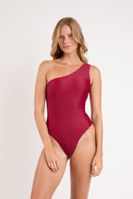 Carica l'immagine nel visualizzatore di Gallery, Model Front: Rio De Sol Une Pièce Touch-Carmim Sienna