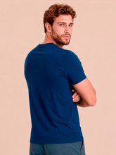 Carica l'immagine nel visualizzatore di Gallery, Model Back: Uv Line T-Shirt Pour Homme T-Shirt Uvpro Masc Cobalt Upf50+