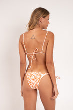 Carica l'immagine nel visualizzatore di Gallery, Model Back: Rio De Sol Ensemble Set Sahari Lia Lacinho