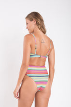 Laden Sie das Bild in den Galerie-Viewer, Model Back: Rio De Sol Bas Bottom Supercolor Highwaist-Spin