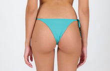 Carica l'immagine nel visualizzatore di Gallery, Model Back: Rio De Sol Bas Bottom Breeze Ibiza