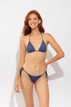 Carica l'immagine nel visualizzatore di Gallery, Model Front: Rio De Sol Bas Bottom Carmel-Blue Lacinho