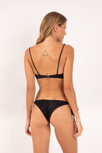 Laden Sie das Bild in den Galerie-Viewer, Model Back: Rio De Sol Ensemble Set Shimmer-Black Balconet-Tie Cheeky-Tie-Gold