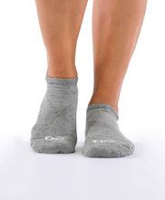 Carica l'immagine nel visualizzatore di Gallery, Model Front: Alto Giro Fitness Bas Kit Meias Feminina Dv