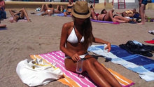 Carica e avvia il video nel visualizzatore di galleria, Video: Seawag Sac De Plage Waterproof Case Black