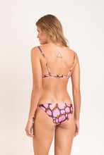 Laden Sie das Bild in den Galerie-Viewer, Model Back: Rio De Sol Bas Bottom Amore-Pink Ibiza-Comfy
