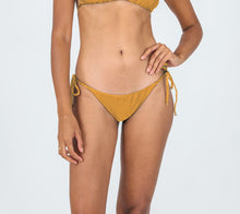 Laden Sie das Bild in den Galerie-Viewer, Model Front: Rio De Sol Bas Bottom Damasco Ibiza-Comfy