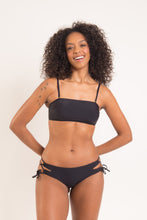 Carica l'immagine nel visualizzatore di Gallery, Model Front: Rio De Sol Bas Bottom Nero Madrid