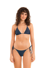 Laden Sie das Bild in den Galerie-Viewer, Model Front: Rio De Sol Bas Bottom Shark Cheeky-Tie